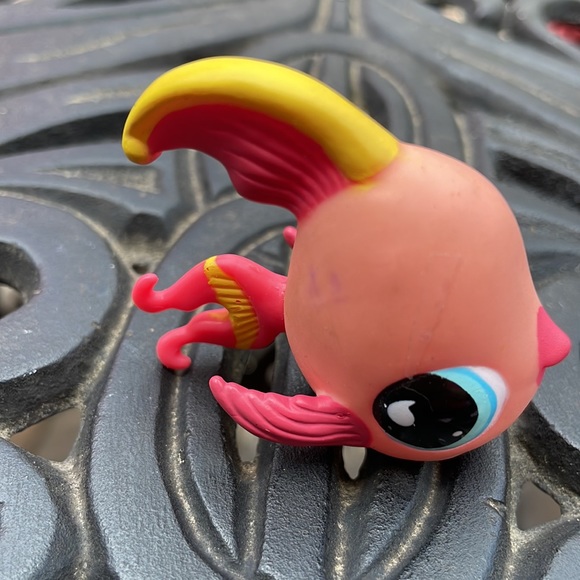 Littlest Pet Shop LPS Pink Angel Fish #644 Hasbro - Picture 6 of 8
